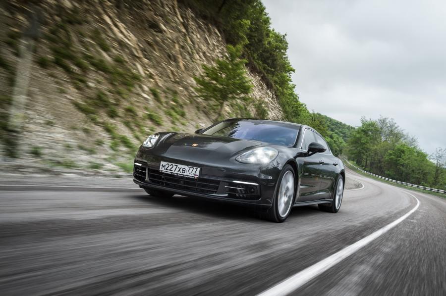  Porsche Panamera 4S 2016 года  (фото 45 из 65)